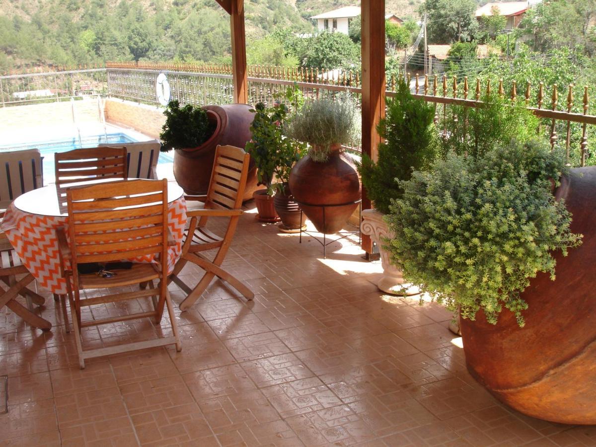 The Love Holiday House Tris Elies Buitenkant foto